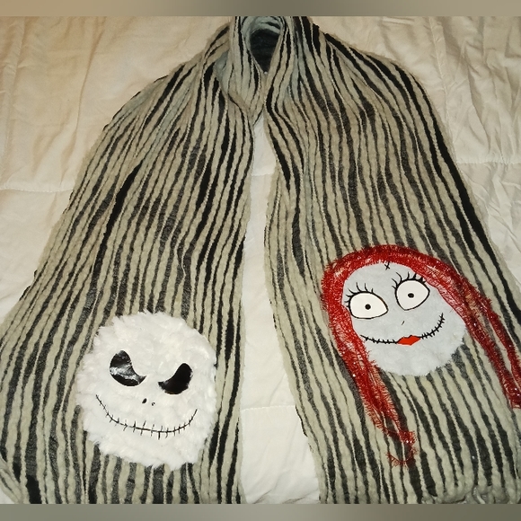 The Nightmare Before Christmas Scarf - Picture 1 of 4